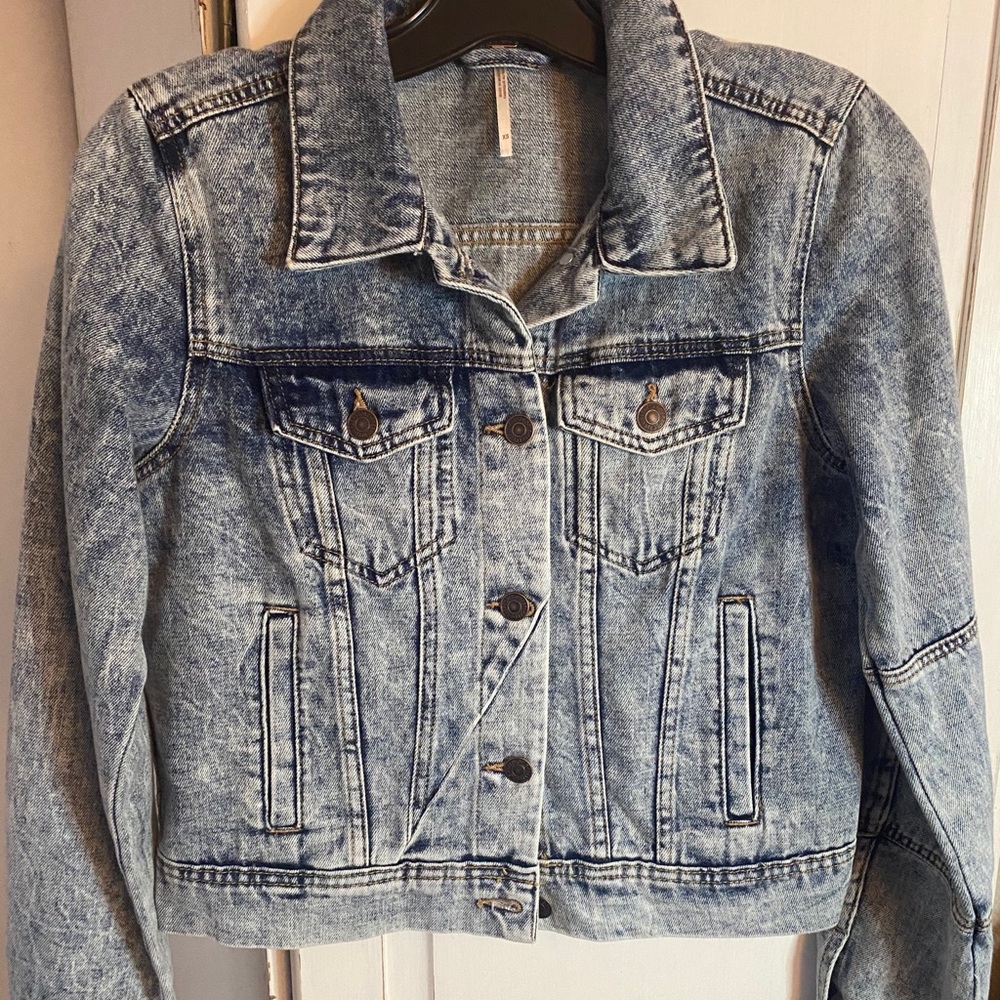 ｆｒｅｅ ｐｅｏｐｌｅ ｊｅａｎ ｊａｃｋｅｔ